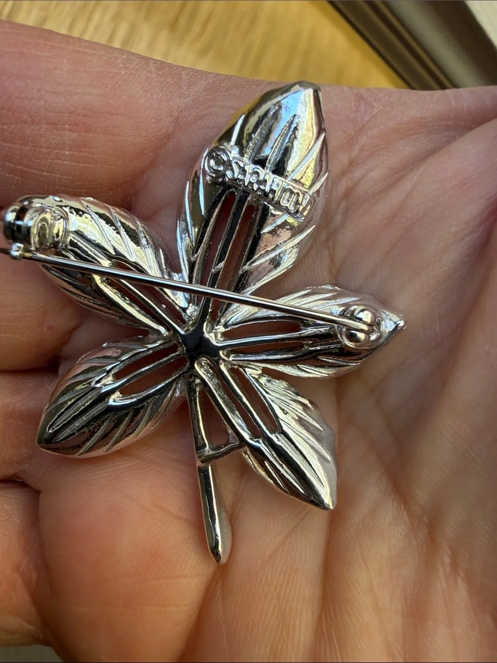 Vintage signed SARAH COVENTRY Silver Leaf Floral Brooch vgc one owner